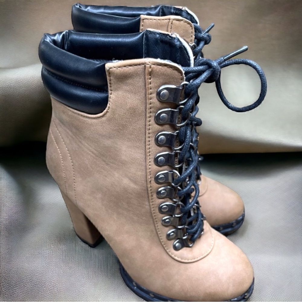 Pazzle Footwear l Silver-Studded, Suede Tan Combat Boots Size 6 l NWOT